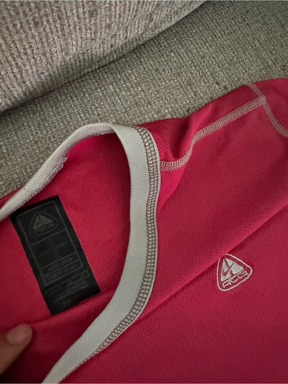 Woman’s Vintage Nike ACG Pink Short-Sleeve Dri-fit Base Layer with Contrast Trim - Picture 2 of 2
